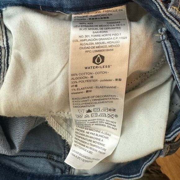 NWT Levi’s Siganture Blue Jean Shorts size 6 - Picture 7 of 7